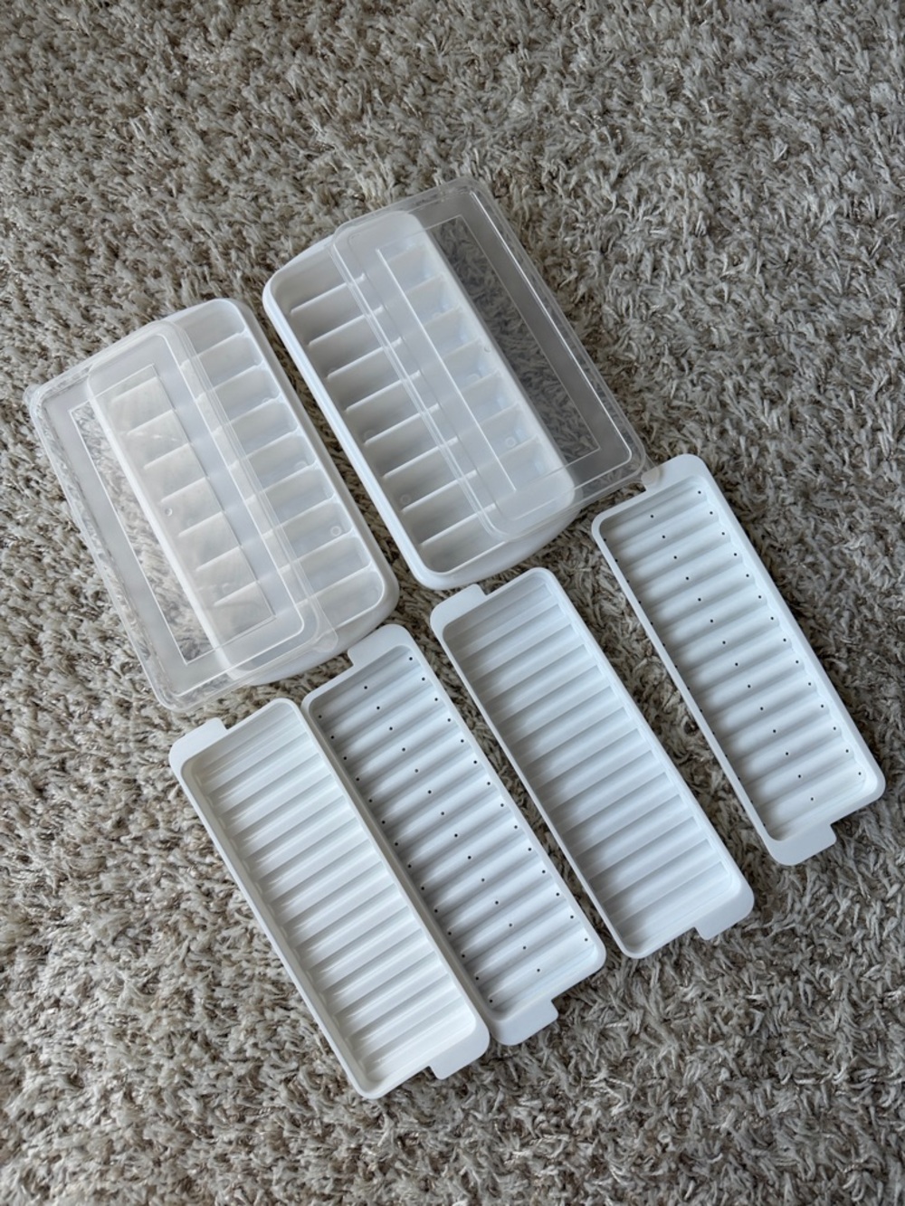 Ice tube tray